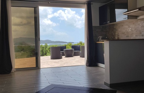 Ducos Maison | Maison avec piscine et jardin et superbe vue sur la Baie de Fort-de-France