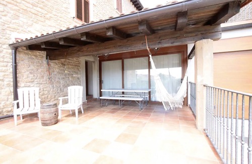 Artajona Cottage | HOUSE WITH POOL AND ORCHARD IN ARTAJONA