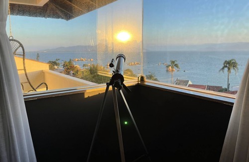Itaguacu Maison | House with pool and panoramic sea view
