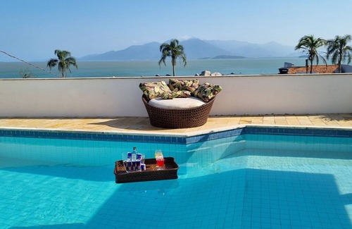Itaguacu Maison | House with pool and panoramic sea view