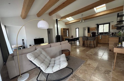 Maubec Maison | Maison de village avec piscine au pied du Luberon