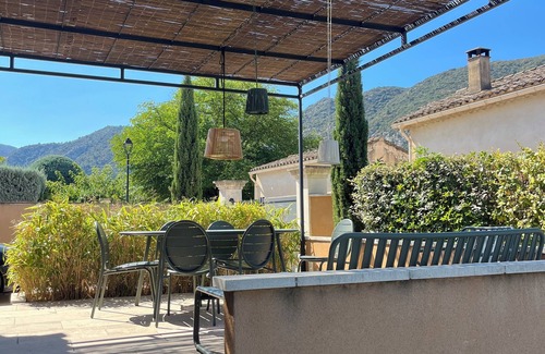 Maubec Maison | Maison de village avec piscine au pied du Luberon