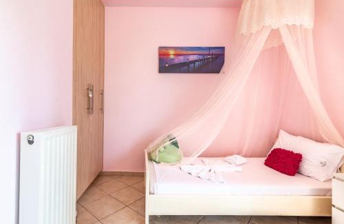 Maladhes Appartement | House with Pool & Garden for Families & Friends 1