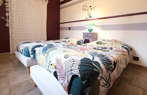 Maubec Villa | House with pool in Maubec, Luberon Area 6 persons