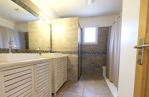 Maubec Villa | House with pool in Maubec, Luberon Area 6 persons