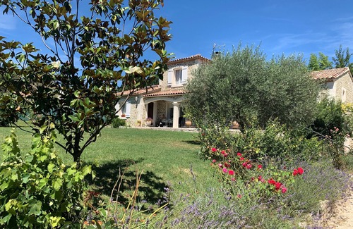 Saint-Privat-des-Vieux Maison | Maison avec piscine privée sur grand terrain