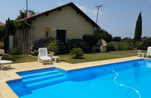 Cazeneuve Maison | Maison avec piscine privée et jardin