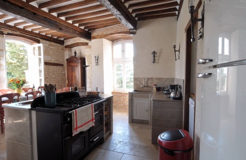 Labarthe Maison | Maison avec piscine et terrain privés: 7 chambres, 5 salles de bains
