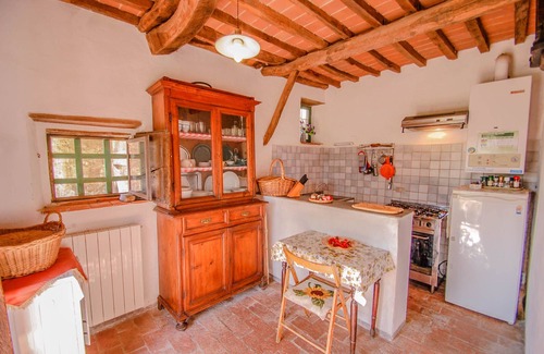 Buti Maison | House with private pool and stunning panoramic views 20km from Pisa, Lucca, sea