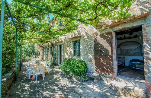 Buti Maison | House with private pool and stunning panoramic views 20km from Pisa, Lucca, sea