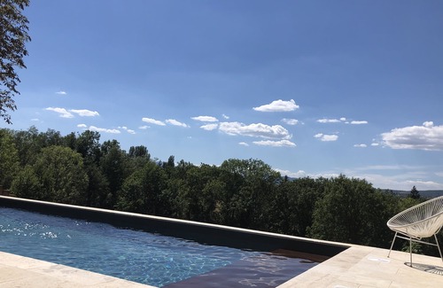 Vienne Maison | House with stunning views in the heart of nature