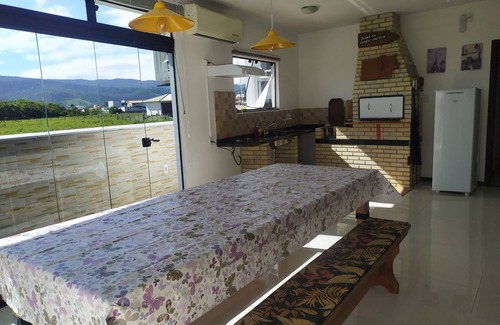 Garopaba Maison | MAISON AVEC PISCINE - GREAT LOCATION - AR TOUTES LES CHAMBRES, SALLE A MANGER CUISINE