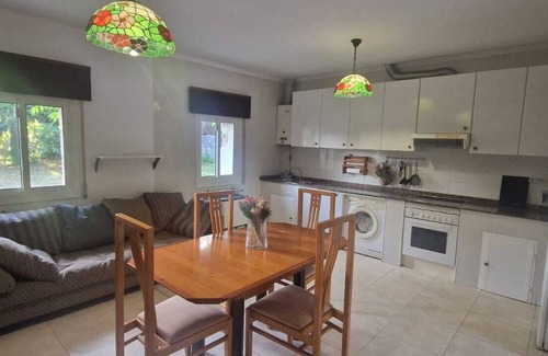 Mos Maison | House with swimming pool and private property 15 minutes from Vigo (pet friendly).
