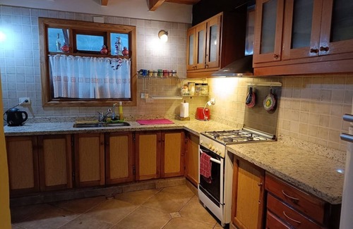 Angostura Maison | House with swimming pool, easy access, a few meters from downtown.