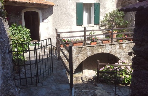 Stazzema Maison | Maison avec piscine située dans les montagnes et près de la mer.