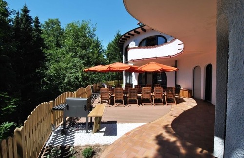 Sachsenhausen Villa | Maison avec piscine, en famille, spa