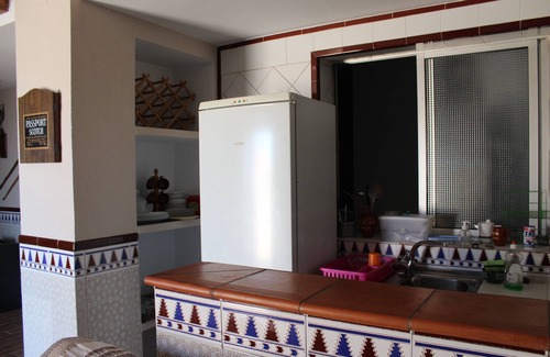 Guevejar Maison | MAISON AVEC PISCINE, VUE, WIFI, JEUX, SALON AVEC CHEMINÉE
