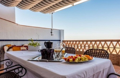 Guevejar Maison | MAISON AVEC PISCINE, VUE, WIFI, JEUX, SALON AVEC CHEMINÉE