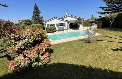 Quinsac Maison | Maison avec piscine à 15 minutes de Bordeaux