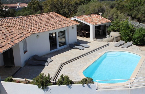 Pinarellu Villa | VILLA PISCINE CHAUFFÉE, BELLE VUE PLAGE, À 900m DE LA PLAGE
