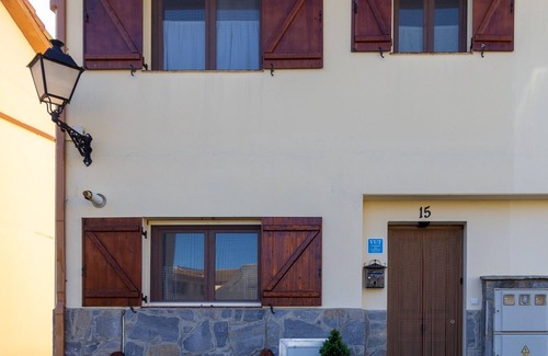 Senegue Maison | Maison avec terrasse dans les Pyrénées. Animaux acceptés
