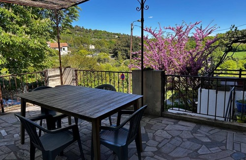 Reillanne Maison | House with terrace Luberon, heart of village