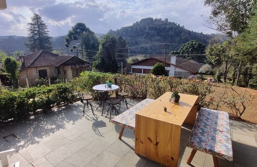 Jardim Andira Maison | House with two large bedrooms 5 minutes from the center.