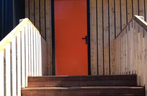 Tata Beach Maison | House wth the Orange Door