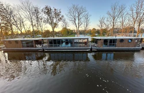 Offingawier Location De Bateaux | Houseboat 19 20 Sneekermeer