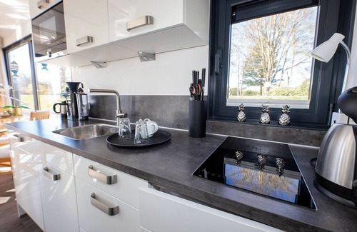 Bad Bederkesa Maison | Houseboat 5 Sea King. Close to nature and on the water.