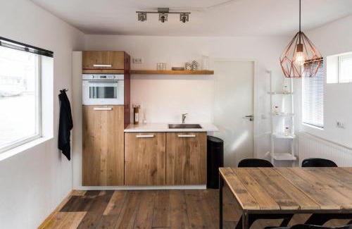 Weesperzijde Lit Et Petit-Déjeuner | HouseBoat next to AMSTEL