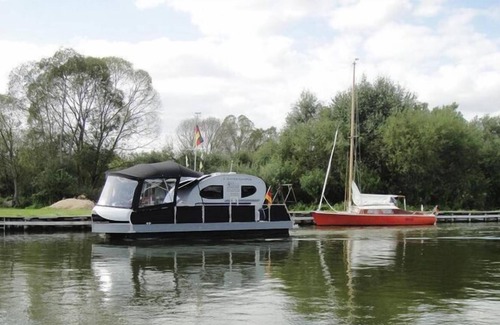 Demmin Location De Bateaux | Houseboat on the Peene, Demmin