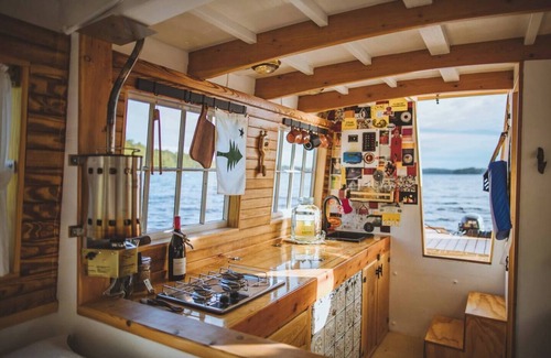 Bremen Location De Bateaux | Houseboat ROAM on Lake Pemaquid