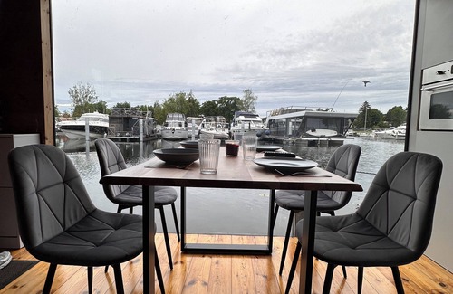 Schmoeckwitz Location De Bateaux | Houseboat with sauna & fireplace - pure relaxation on the water surrounded by nature