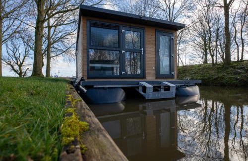 Weidum Location De Bateaux | Houseboats Pean-buiten Weidum