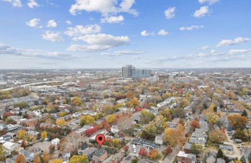 Downtown Columbus Maison | Housepitality - Harrison Mansion - Great Location