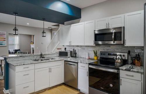 Near East Columbus Maison | Housepitality - The Lilley Pad - Near Downtown