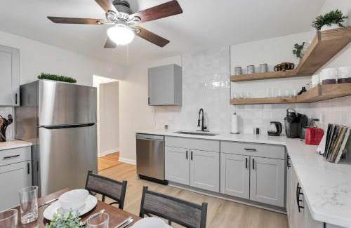 Grandview Heights Maison | Housepitality - The OSU Hideaway - 4 BR 5 min from OSU Grandview