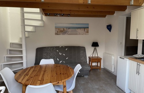Gruissan Maison | T3 Collines du Port-Maison au calme, jardin, climatisé et parking privatif.☀️