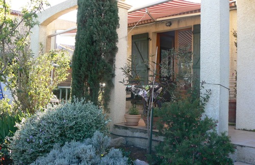 Cournonsec Villa | Entre mer et garrigue, villa avec jardin arboré et piscine, idéale pour famille