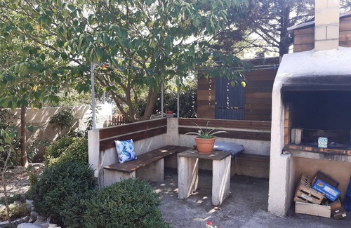 Cournonsec Villa | Entre mer et garrigue, villa avec jardin arboré et piscine, idéale pour famille