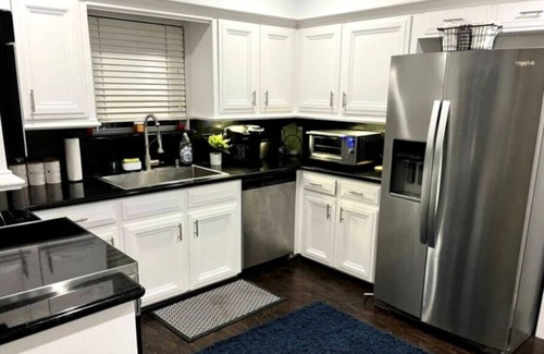 Ponderosa Forest Maison | Houston Getaway 6BR with Pool and Wi-Fi