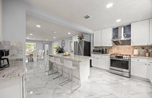 Barker Appartement | Houston Social Court & Event, Pickleball, Billiard