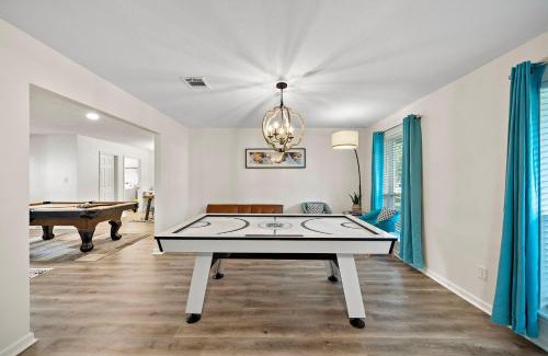 Ponderosa Forest Maison | Houston Stay Game Room Bbq Yard Sleeps 16