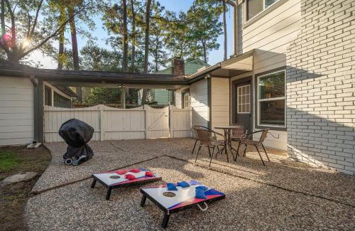 Ponderosa Forest Maison | Houston Stay Game Room Bbq Yard Sleeps 16