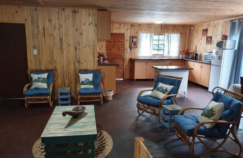 Marloth Park Appartement | Hout Huisie