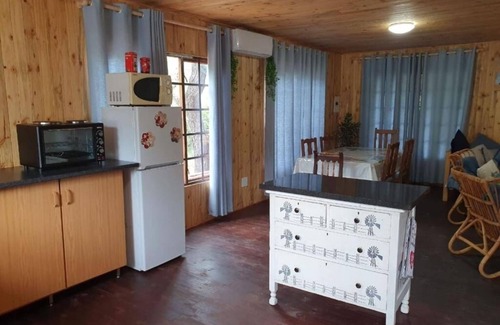 Marloth Park Appartement | Hout Huisie