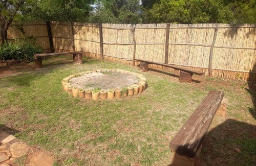 Broederstroom Cabine | Houtbosdorp - Self-Catering Rustic Camping Chalets