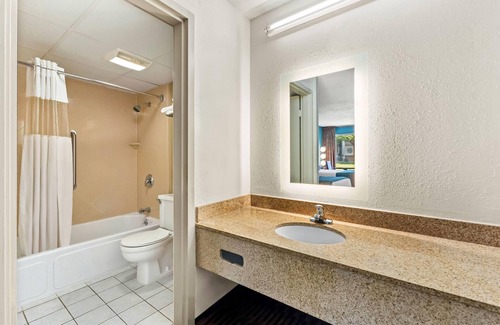 Colonie Hôtel | Howard Johnson by Wyndham Albany
