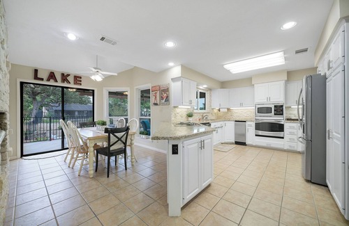 Horseshoe Bay Cabine | Howdy House @HSB Waterfront Private Pool Day Docking 4 BD/3BA for 12